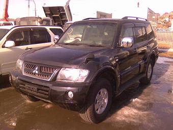 2004 Mitsubishi Pajero Pictures