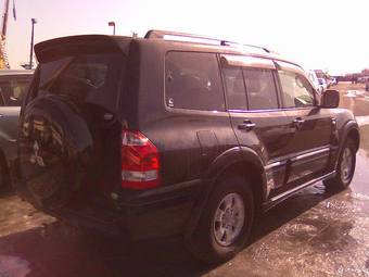 2004 Mitsubishi Pajero Photos