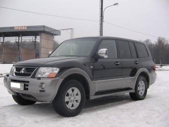 2004 Mitsubishi Pajero Pictures