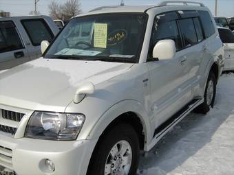 2004 Mitsubishi Pajero Pics