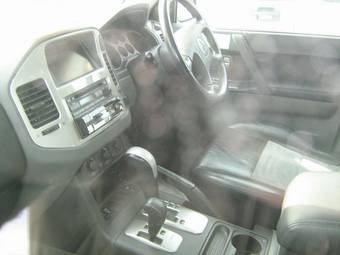 2004 Mitsubishi Pajero Pictures