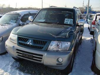 2004 Mitsubishi Pajero Photos