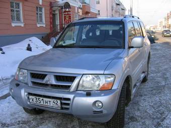 2004 Mitsubishi Pajero Pics