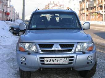 2004 Mitsubishi Pajero Pictures