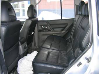 2004 Mitsubishi Pajero Wallpapers