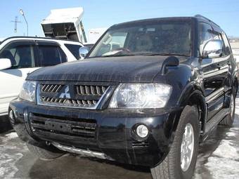 2004 Mitsubishi Pajero Pics