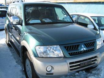 2004 Mitsubishi Pajero Pictures