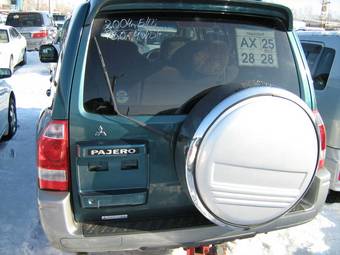 2004 Mitsubishi Pajero Pictures