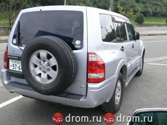 2004 Mitsubishi Pajero Pictures