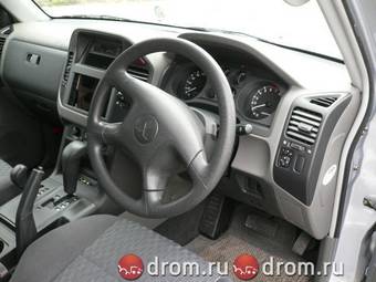 2004 Mitsubishi Pajero Pictures