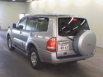 2004 Mitsubishi Pajero Pictures