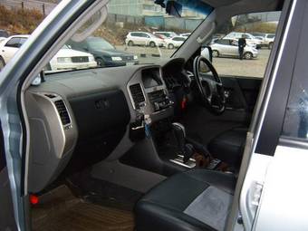 2004 Mitsubishi Pajero Pictures