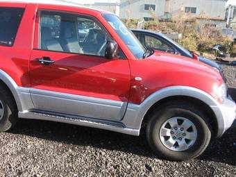 2004 Mitsubishi Pajero Pics