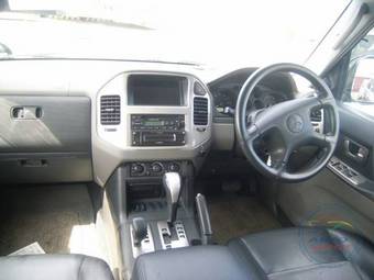 2004 Mitsubishi Pajero Pics