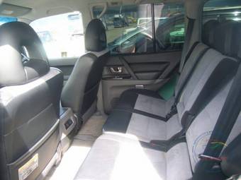 2004 Mitsubishi Pajero Pictures