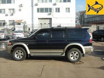 2004 Mitsubishi Pajero Images