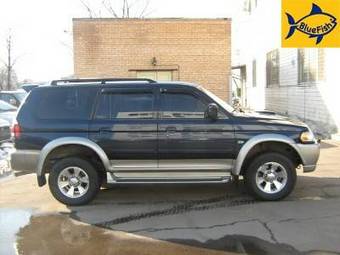 2004 Mitsubishi Pajero Pictures