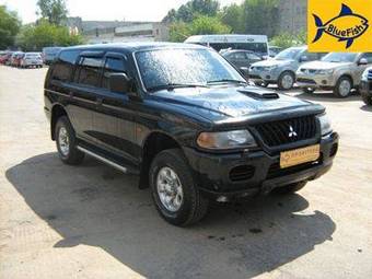 2004 Mitsubishi Pajero Pictures