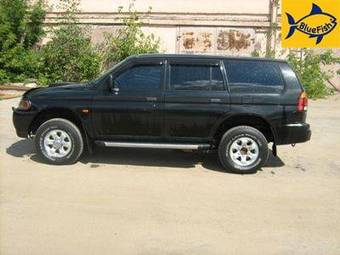 2004 Mitsubishi Pajero Pictures