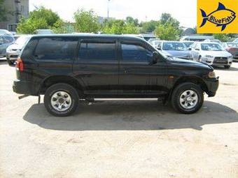 2004 Mitsubishi Pajero Pictures