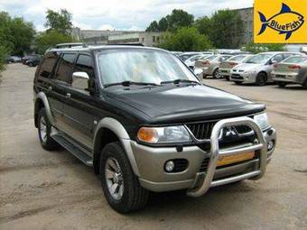 2004 Mitsubishi Pajero Pictures