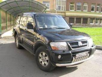 2004 Mitsubishi Pajero Photos