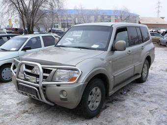 2004 Mitsubishi Pajero Pictures