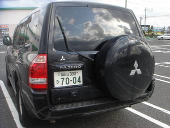 2004 Mitsubishi Pajero Pictures