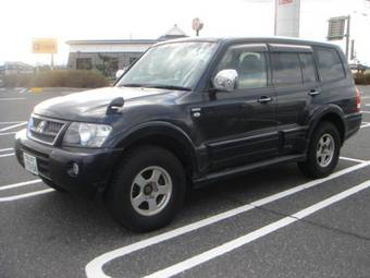 2004 Mitsubishi Pajero Pictures