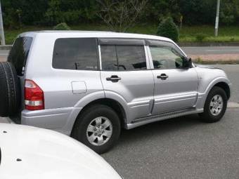 2004 Mitsubishi Pajero Pics