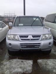 2004 Mitsubishi Pajero Photos