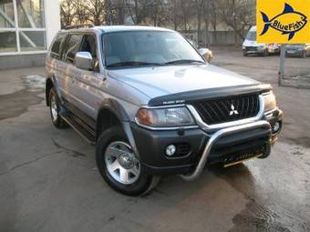 2004 Mitsubishi Pajero Pictures