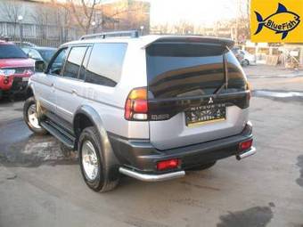 2004 Mitsubishi Pajero Pictures