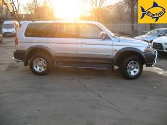 2004 Mitsubishi Pajero Photos