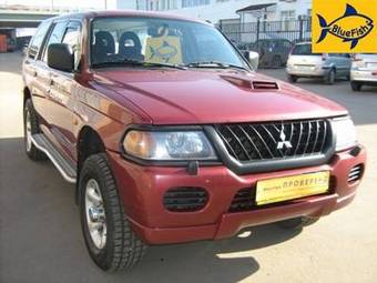 2004 Mitsubishi Pajero Pictures