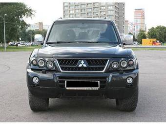 2004 Mitsubishi Pajero Photos