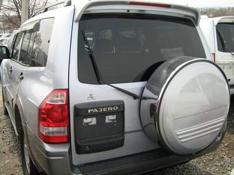 2004 Mitsubishi Pajero Pics