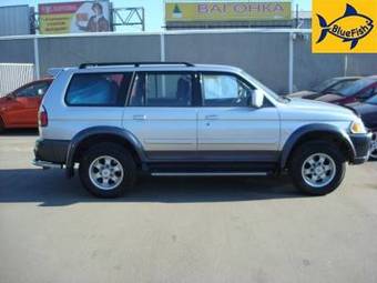 2004 Mitsubishi Pajero Pictures