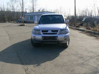 2004 Mitsubishi Pajero Pictures