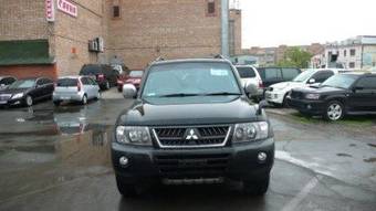 2004 Mitsubishi Pajero Photos