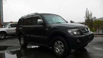 2004 Mitsubishi Pajero Pictures