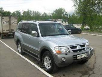 2004 Mitsubishi Pajero Pictures