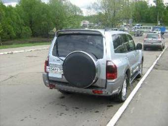 2004 Mitsubishi Pajero Pictures