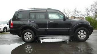 2004 Mitsubishi Pajero Photos