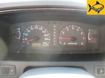 2004 Mitsubishi Pajero Pictures