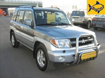 2004 Mitsubishi Pajero Pictures