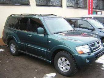 2004 Mitsubishi Pajero Pictures