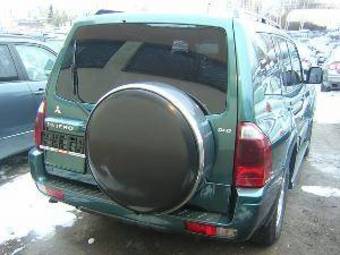 2004 Mitsubishi Pajero Photos