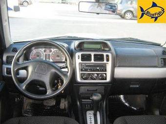 2004 Mitsubishi Pajero Photos