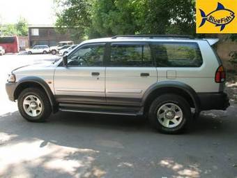 2004 Mitsubishi Pajero Pictures